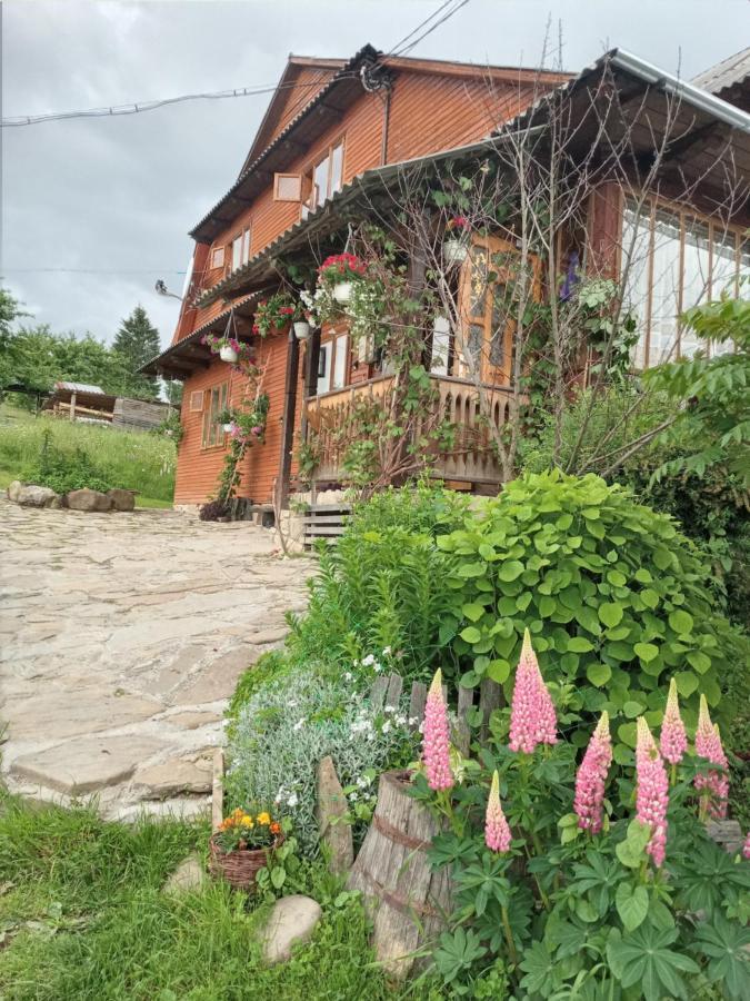 Na Gorbochku U Natali Hotel Vorokhta Exterior photo