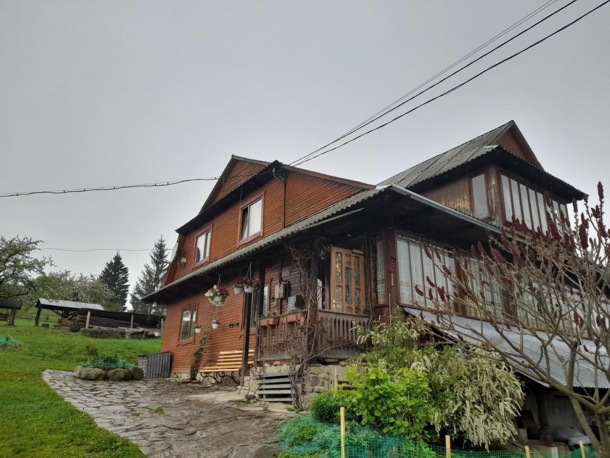 Na Gorbochku U Natali Hotel Vorokhta Exterior photo